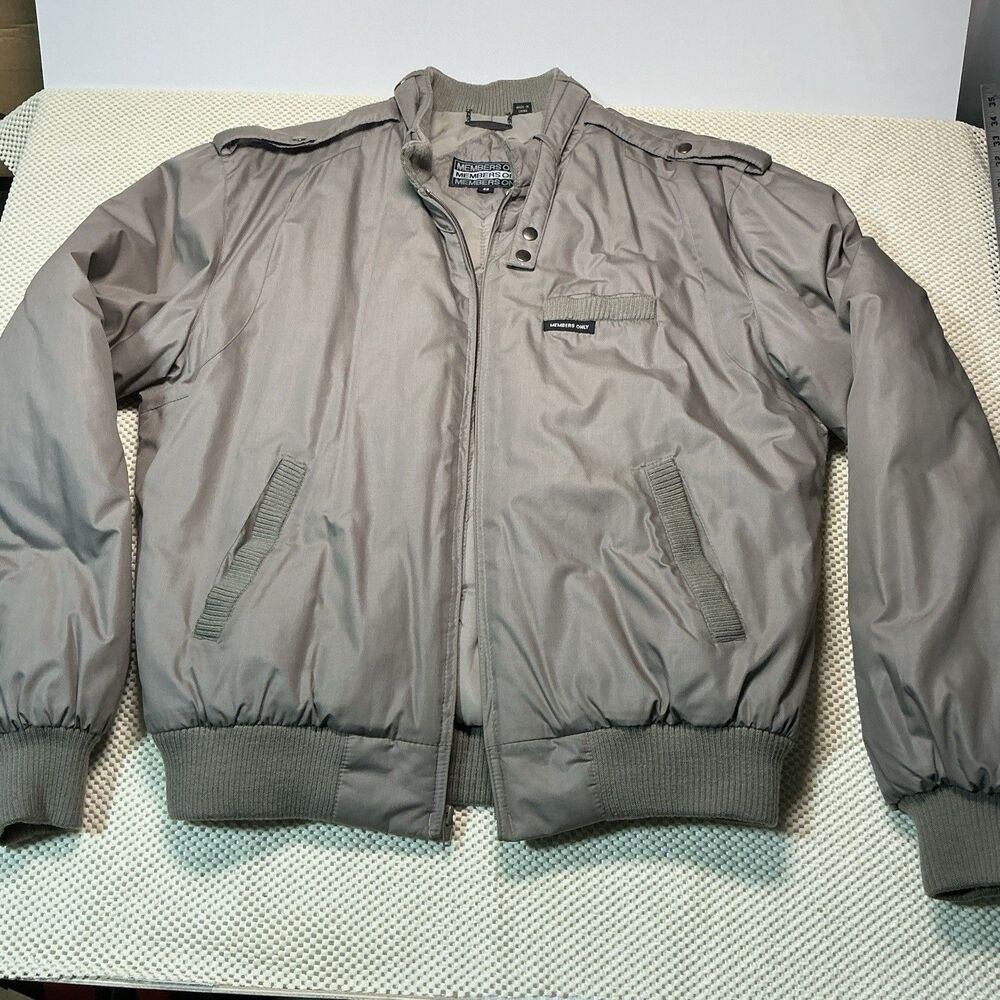 Members Only Jacket Mens 42 XL Gray Quilted Lined Bomber Full Zip Vintage